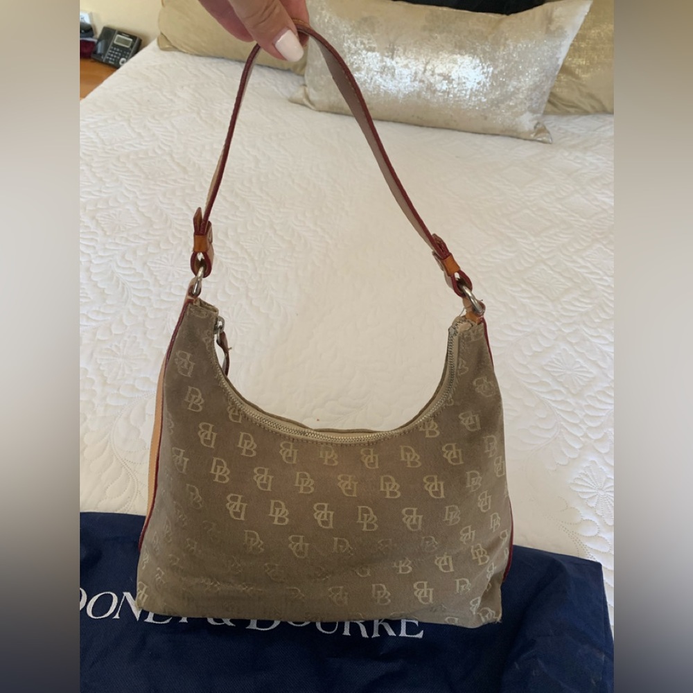 Dooney & Bourke medium satchel